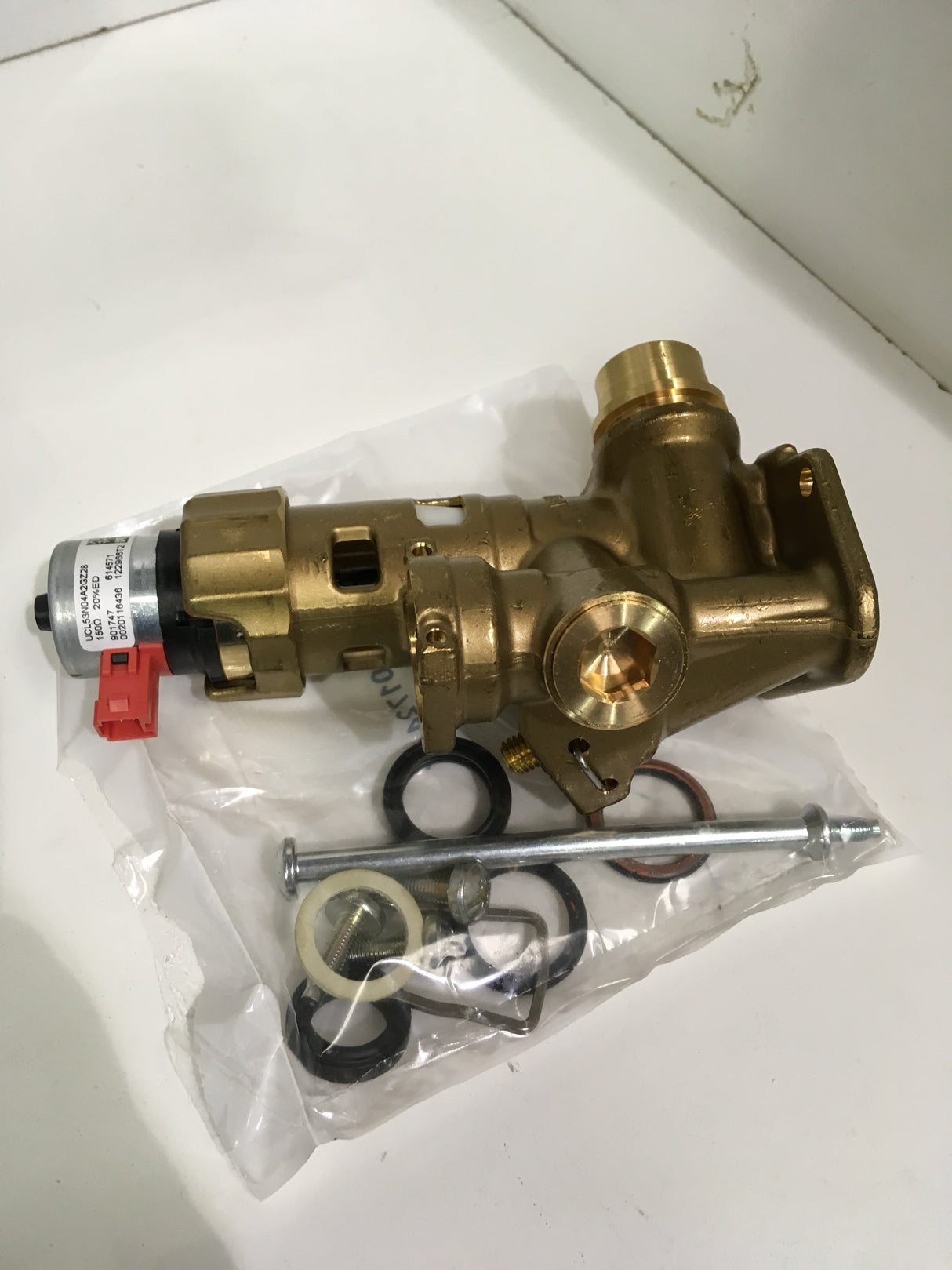Vaillant 0020132683 Diverter Valve Brass No Adaptor Cable