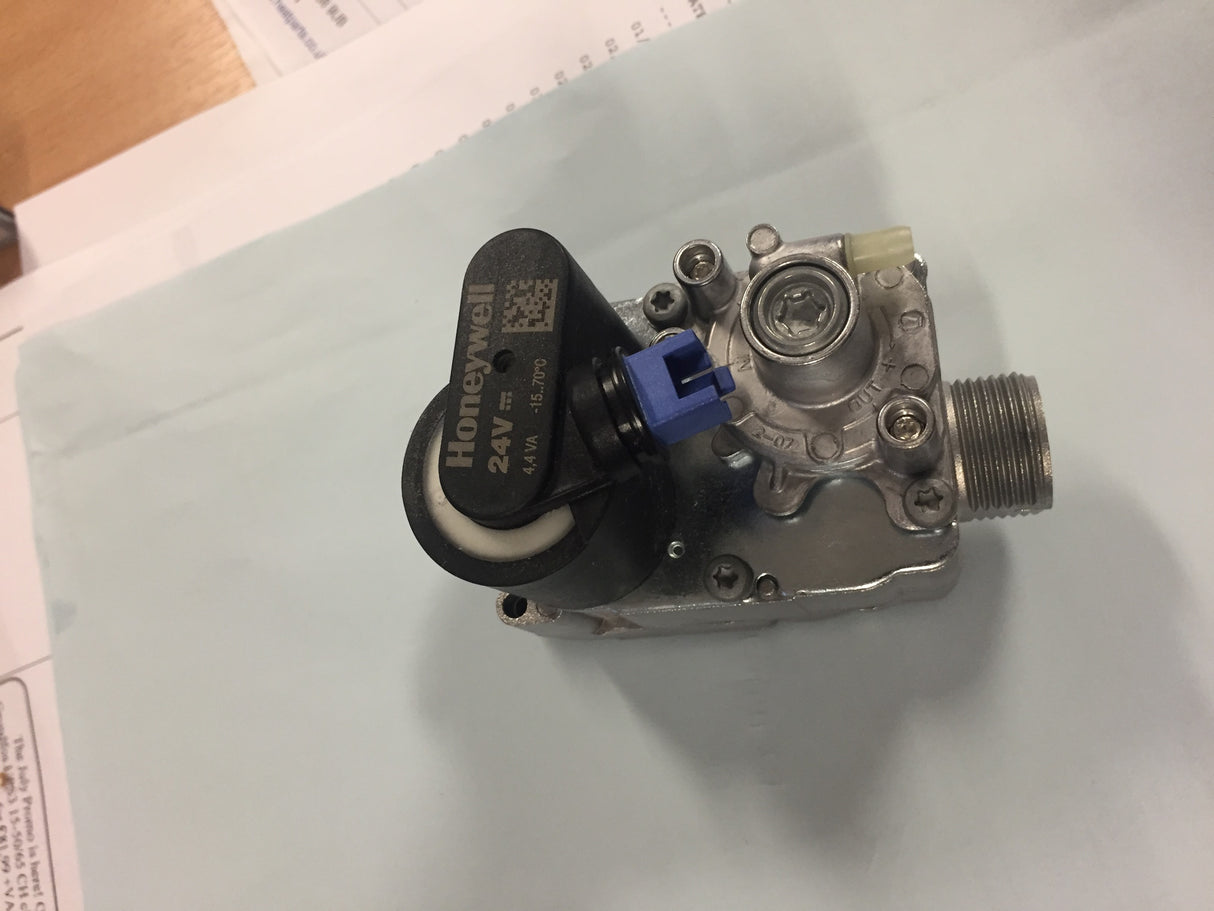 Worcester Bosch 87186518020 Gas Valve** Wse Use 8716122007**