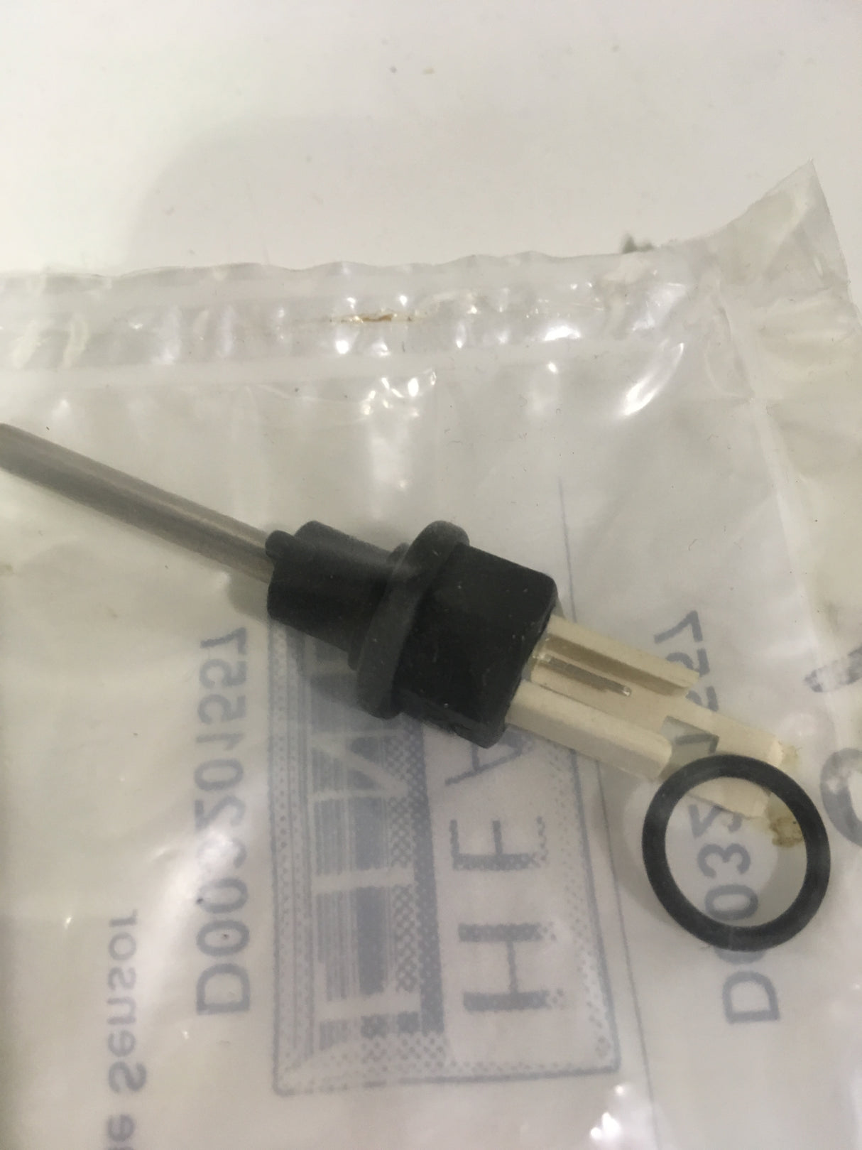 Heatline D003201557 Flue Sensor{ Push Fit}